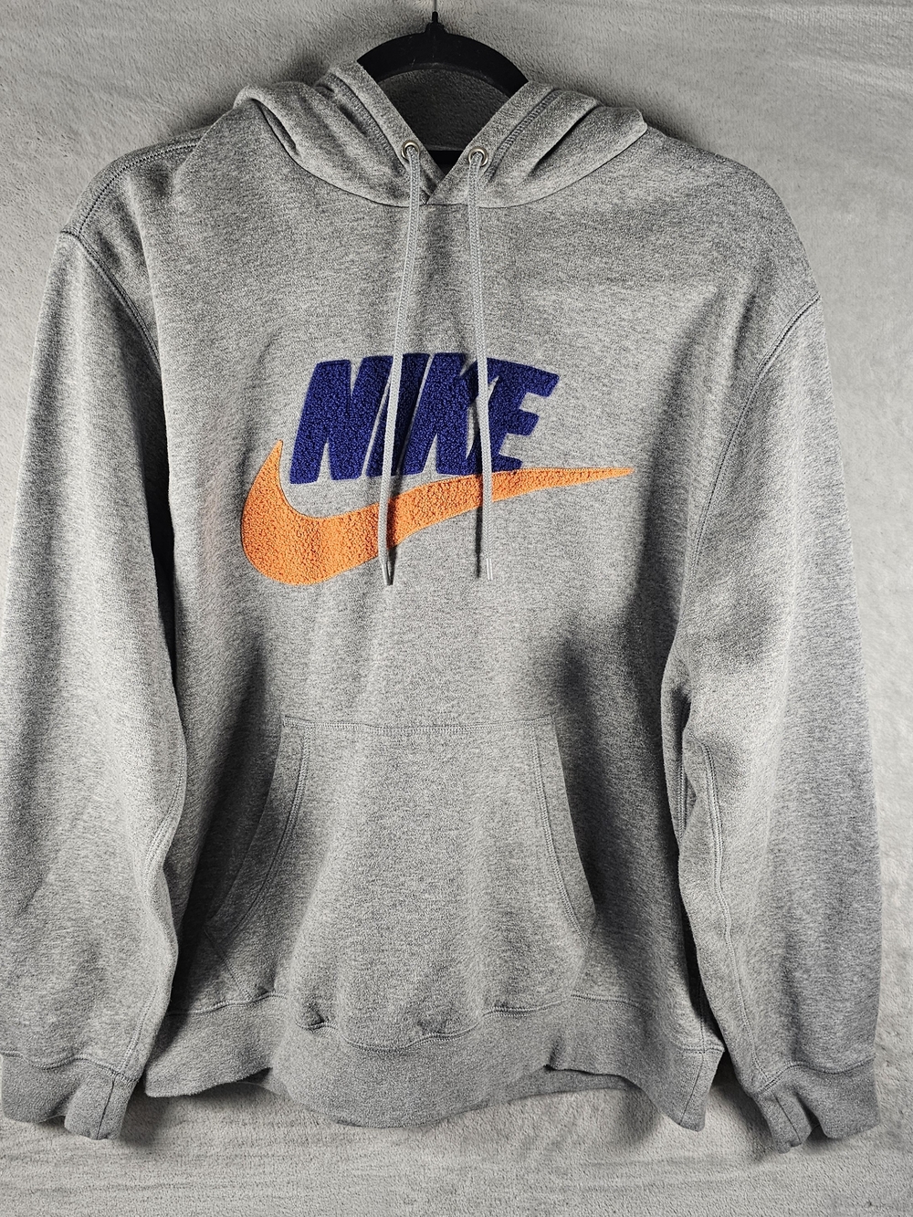 Nike Sz. Medium Men's Gray Cotton-Polyester Fuzzy Logo Swoosh Hoodie Sweater